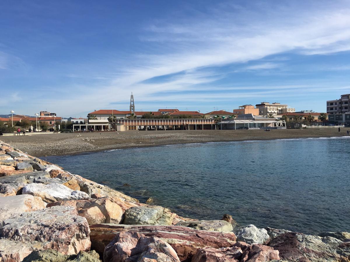 Hotel Della Contrada Marina di Cecina Zewnętrze zdjęcie
